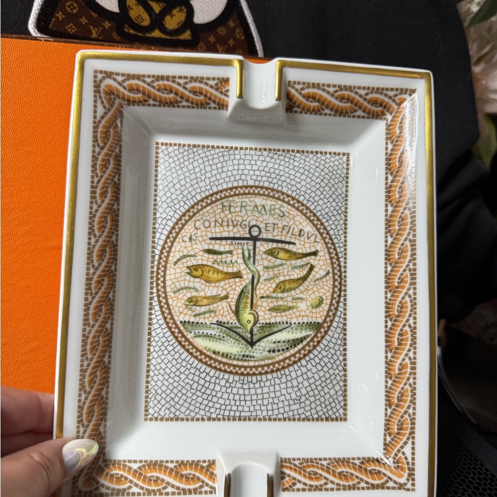 🔥VINTAGE🔥 Hermes White Ceramic Ashtray - Picture 4 of 7